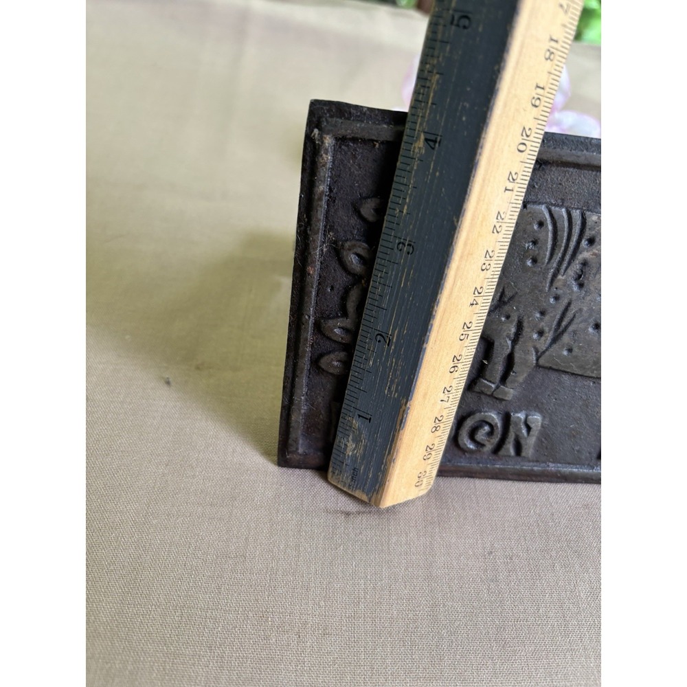 Cast Iron Bacon Press with Wood Handle & Pig Hog Design 7" X 4" Farmhouse - Picture 2 of 11